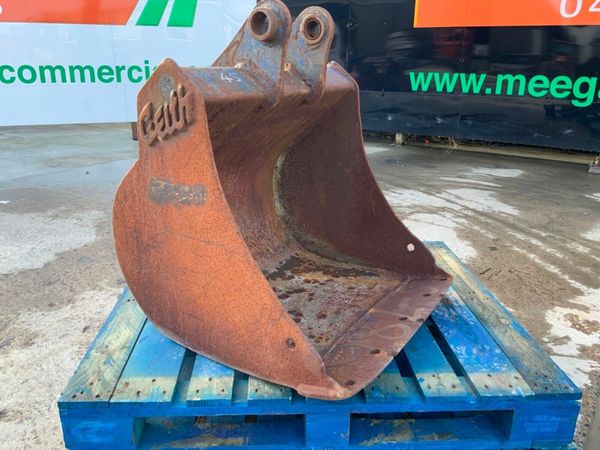 30" GEITH DIGGING BUCKET....45mm PINS....982-30. 377211369