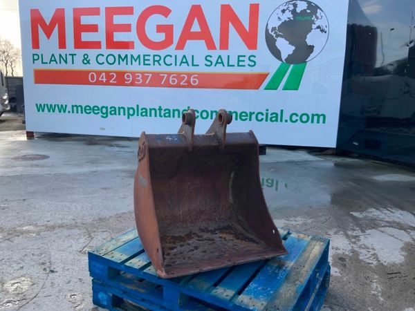 30" GEITH DIGGING BUCKET....45mm PINS....982-30. 377211370