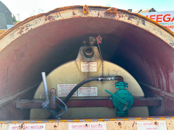 950 litre FUEL BOWSER SINGLE AXLE....877 377211413