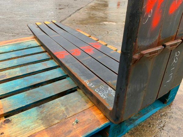 1500mm x 800mm FORKS....16" CARRIAGE.......729. 377211553