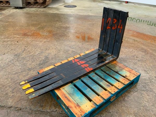 1500mm x 800mm FORKS....16" CARRIAGE.......729. 377211554