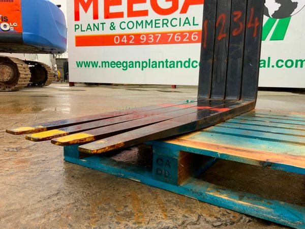 1500mm x 800mm FORKS....16" CARRIAGE.......729. 377211557