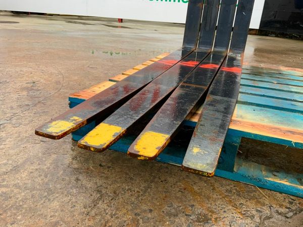 1500mm x 800mm FORKS....16" CARRIAGE.......729. 377211558