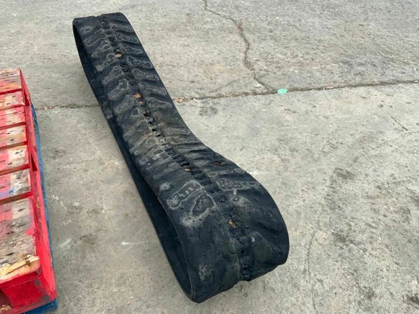 300 x 53 x 84 KUBOTA RUBBER TRACK.....rg268-22311. 377211566