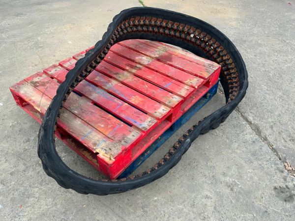 300 x 53 x 84 KUBOTA RUBBER TRACK.....rg268-22311. 377211567