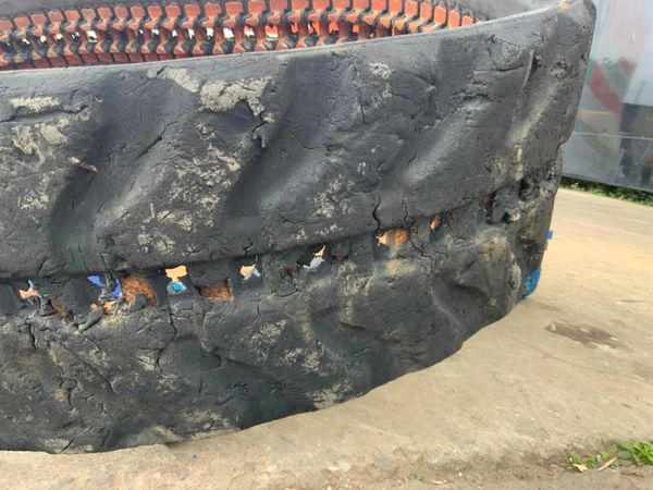 300 x 53 x 84 KUBOTA RUBBER TRACK.....rg268-22311. 377211571