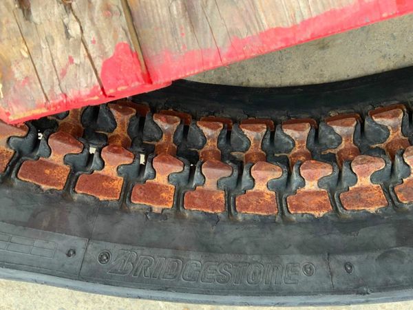 300 x 53 x 84 KUBOTA RUBBER TRACK.....rg268-22311. 377211576