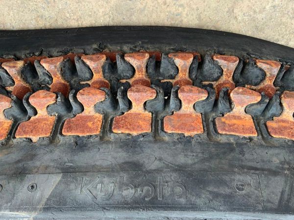 300 x 53 x 84 KUBOTA RUBBER TRACK.....rg268-22311. 377211578
