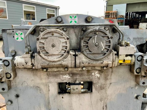 CASCADE 110f  HYDRAULIC ROLL CLAMP.......615p. 377211506