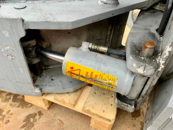 CASCADE 110f  HYDRAULIC ROLL CLAMP.......615p. 377211517