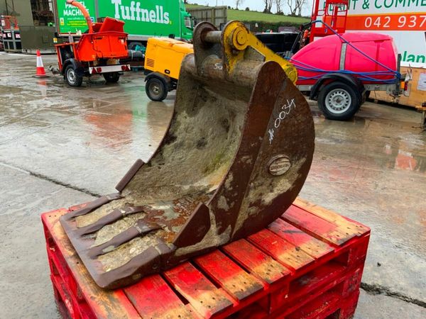 24" STRICKLAND BUCKET.........50mm PINS........003 377211641