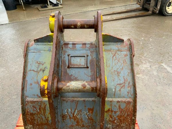 24" STRICKLAND BUCKET.........50mm PINS........003 377211649