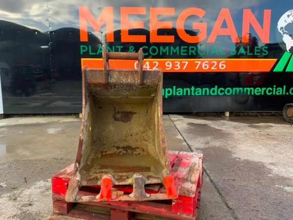 30" HILL DIGGING BUCKET...65mm PINS.....#26. 377211656