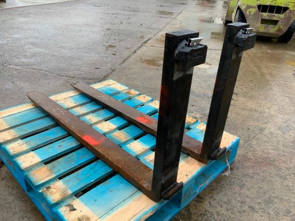 48" x 16" SLIDING CARRIAGE TYPE FORKS.....47. 377211630