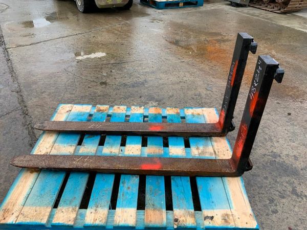 48" x 16" SLIDING CARRIAGE TYPE FORKS.....47. 377211631