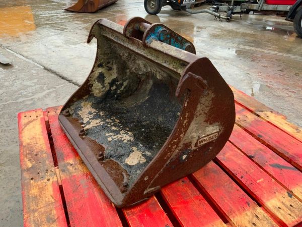 24" MINI DIGGER BUCKET........35mm PIN.......#220. 377211702