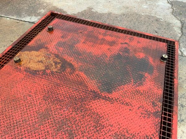 1500lts LOW LEVEL FUEL TANK / SPILL TRAY......072. 377211852