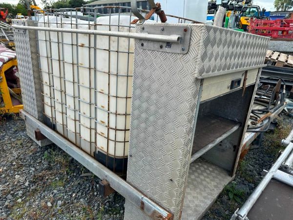 ISUZU ENGINE POWER WASHER & WATER TANK. 377211895