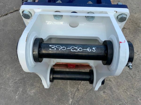 13 ton HIROX HDX 30 HAMMER breaker ....65mm PINS 377212164