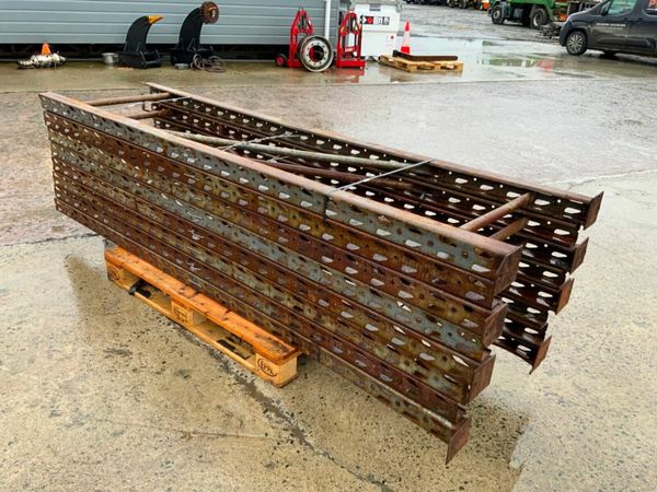 NARROW GAUGE PALLET RACKING.....TYRE RACK. 377212102
