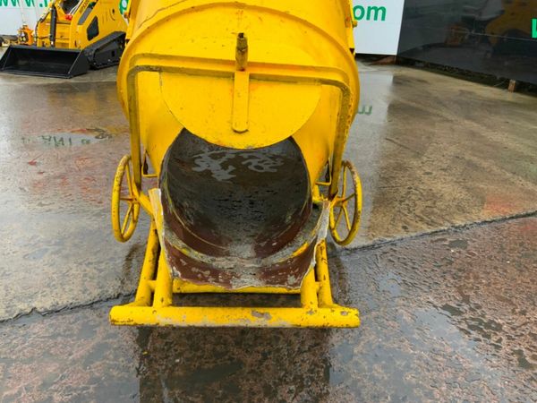 BANANA TYPE CONCRETE SHUTTERING SKIP...1563k. 377212138