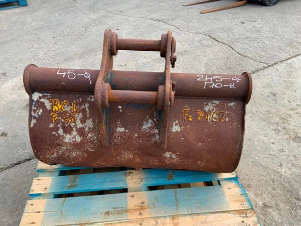 36"  DIGGING BUCKET.........45mm PINS........177v. 377212357