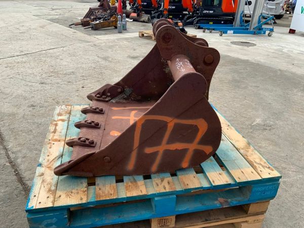 36"  DIGGING BUCKET.........45mm PINS........177v. 377212360