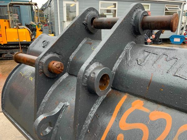 72"  DIGGING BUCKET.........90mm PINS.....1520. 377212374