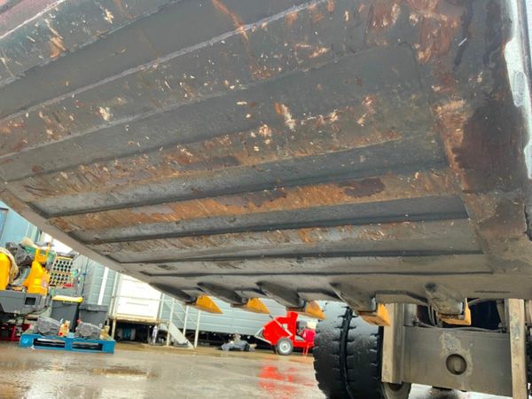 72"  DIGGING BUCKET.........90mm PINS.....1520. 377212380