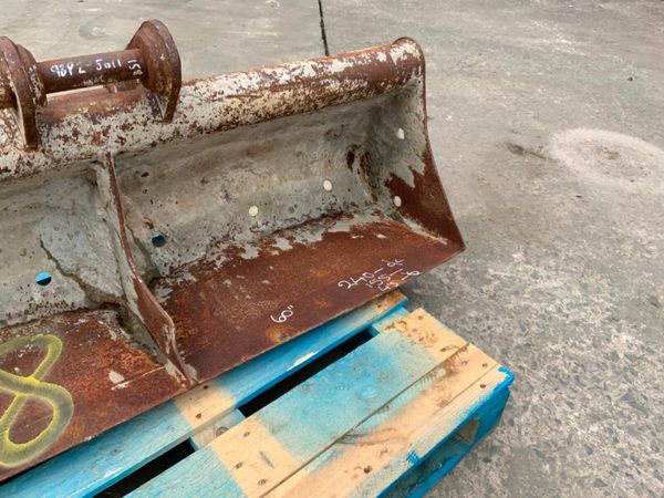 60" GRADING BUCKET....45mm PINS....158v. 377212390