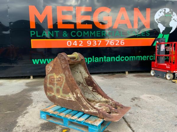 24" VOLVO SCOOP TYPE BUCKET.....80mm PINS...562 377212473