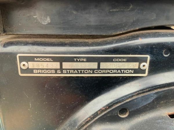 10hp BRIGGS & STRATTON PULL START ENGINE. 377212510