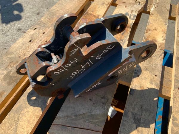 DOUBLE LOCKING QUICK HITCH..30mm PINS....1496. 377212654