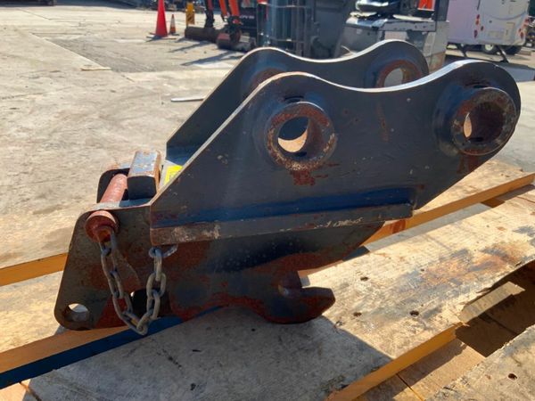 DOUBLE LOCKING QUICK HITCH..30mm PINS....1496. 377212657