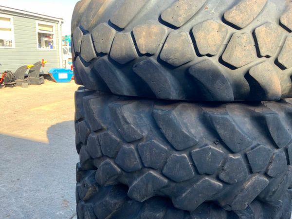 15.5 x 25 JCB SITEMASTER TELEPORTER TYRES...1316. 377212676