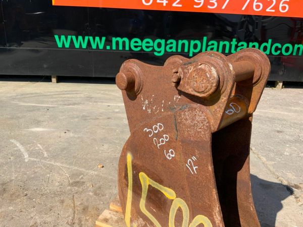 12" DIGGING BUCKET.....60mm PINS........1599t. 377212698