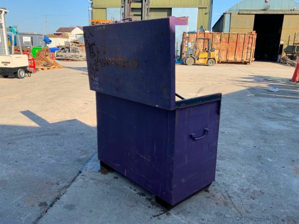 TOOL STORAGE LOCK BOX / VAN VAULT.......1305t. 377212605