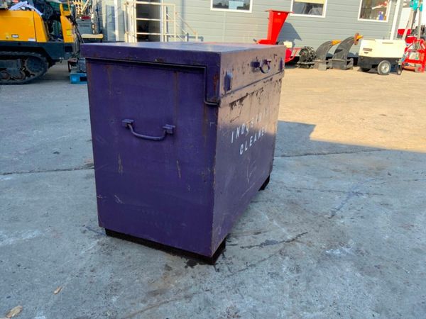 TOOL STORAGE LOCK BOX / VAN VAULT.......1305t. 377212610