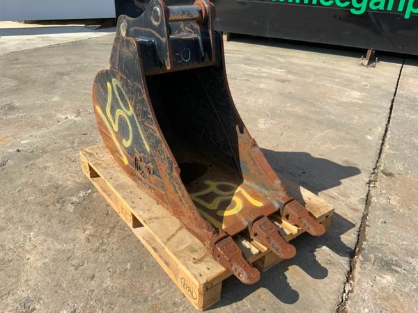 18" RHINOX XP DIGGING BUCKET.....60mm PINS...1596. 377212617