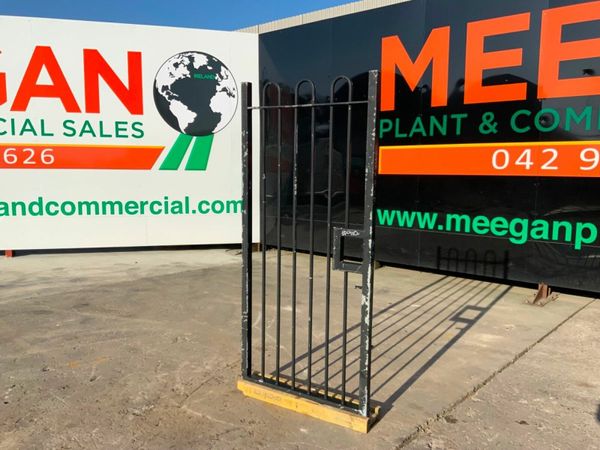 1950mm x 910mm PEDESTRIAN SIDE GATE.......910. 377212747