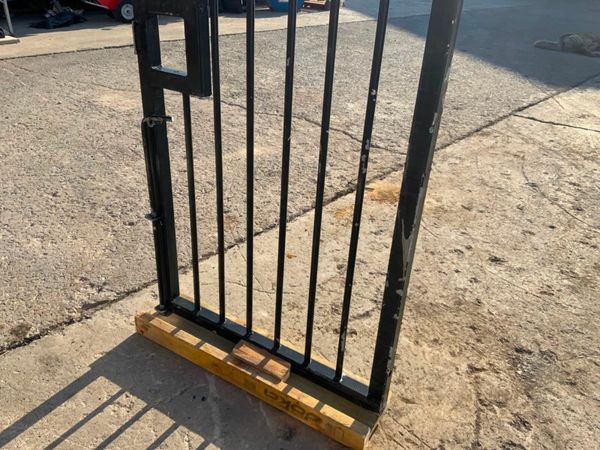 1950mm x 910mm PEDESTRIAN SIDE GATE.......910. 377212756
