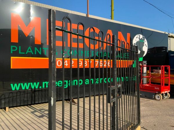 1950mm x 1400mm x 2 ENTRANCE GATES.........1950. 377212781