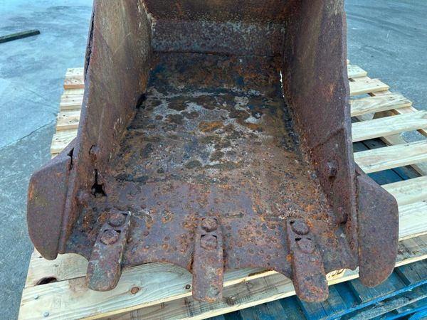 24" DIGGING BUCKET ... 45MM ...3CX ... 1473 377212793