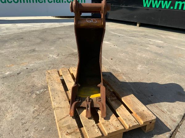 12" DIGGING BUCKET.....60mm PINS........1599t. 377212705