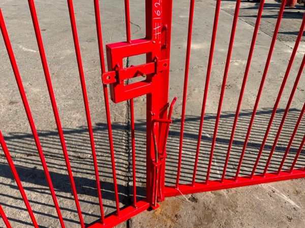 BOW TOP ENTRANCE GATES & SIDE PANELS....1629. 377212713