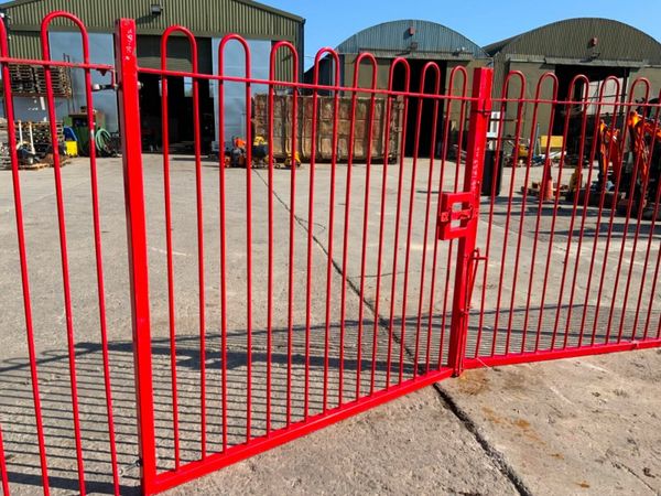 BOW TOP ENTRANCE GATES & SIDE PANELS....1629. 377212714