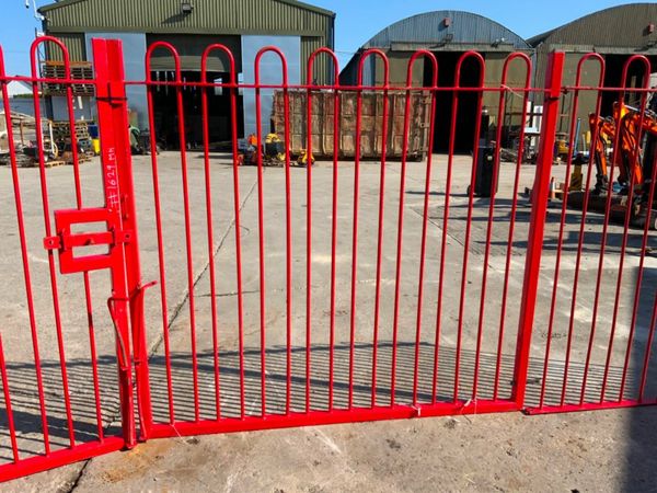 BOW TOP ENTRANCE GATES & SIDE PANELS....1629. 377212715