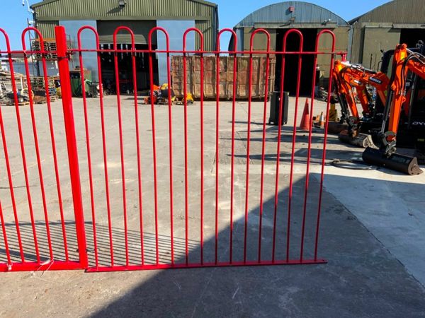 BOW TOP ENTRANCE GATES & SIDE PANELS....1629. 377212720