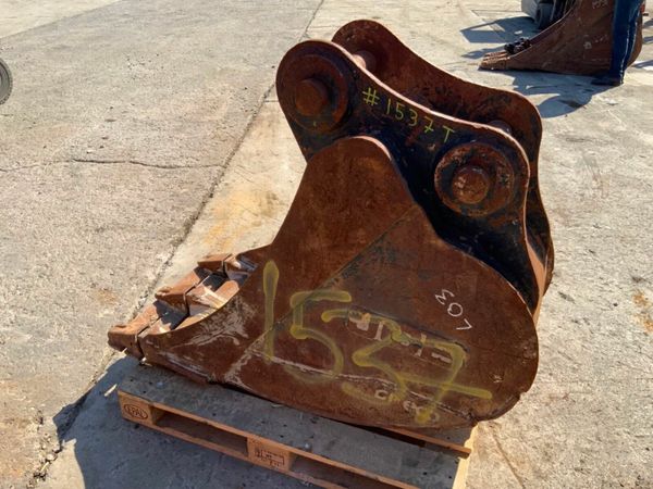 24" JCB DIGGING BUCKET....80mm PINS.......1537t. 377212728