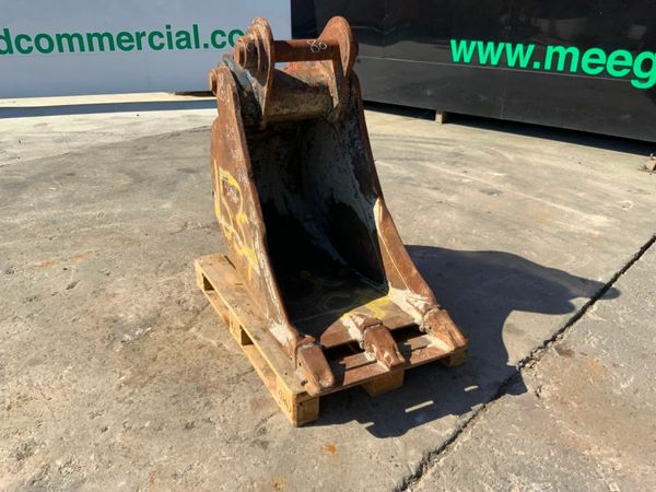 24" JCB DIGGING BUCKET....80mm PINS.......1537t. 377212729